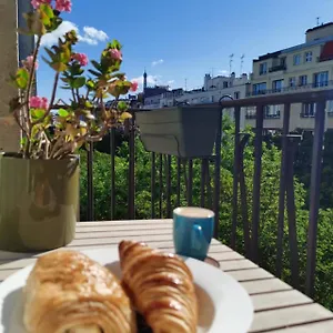 16th 2 Bedrooms Near Eiffel Tower Renovated Balcony 2-4 Person Apartment *