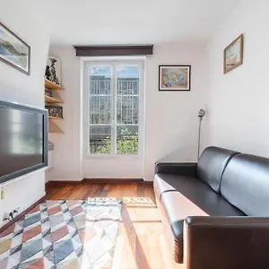 A Cosy 1-bdr In Montparnasse