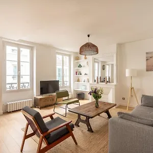 Bright And Spacious Flat -montmartre Paris