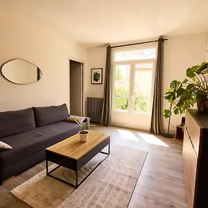Apartment Comfortable Apartment, Paris, Olympics 2024 *