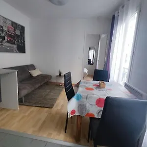 Facile D'acces Et Entretenu Par Femme De Menage Apartment