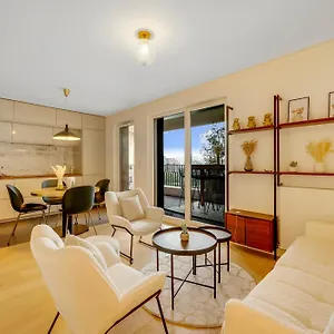 - Duplex Sacre Coeur