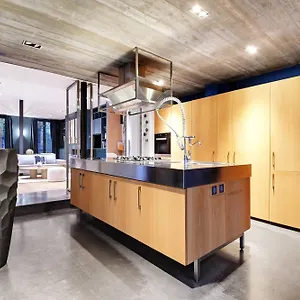 Fabulous House - A Gem In Chic Western Holiday home