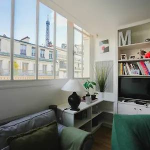 Apartment Eiffel Tower Vicinity Gem *