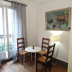 Privees Dans Un De 2 Pieces A 13e Hostel *