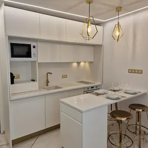 - Montmartre Apartment *