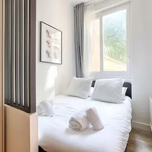 Apartment Republique Canal St Martin Charming
