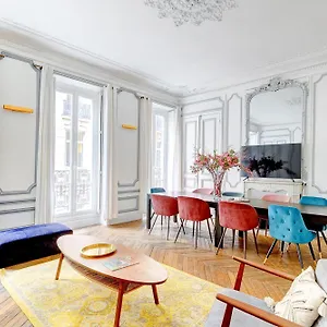 Apartment L'elegance Parisienne Au Coeur Des Champs-elysees *