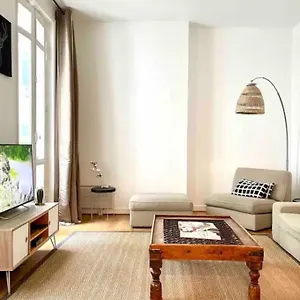 Champs Elysees Apartment