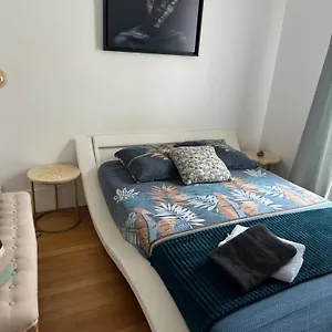 Apartment Guest Nearby Champs Elysees *