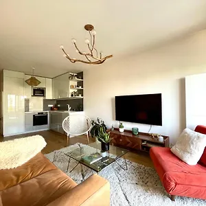 Magnifique 3 Pieces De 55m2 Au Calme Avec Balcon Paris