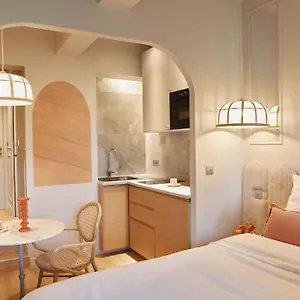 Hermes - Duke Housing * Paris