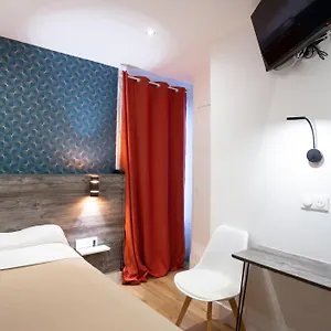 Leonard De Vinci I Hotel