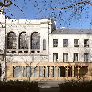 Elysee Montmartre 4*