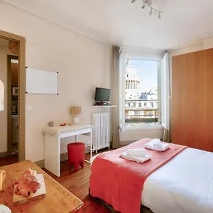 Quiet & Bright Studio-prime Loc-pantheon 05 Apartment