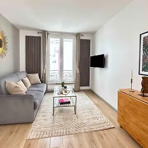Comfortable Family Flat In Apartment Paris