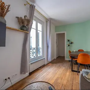 Parisien Apartament *