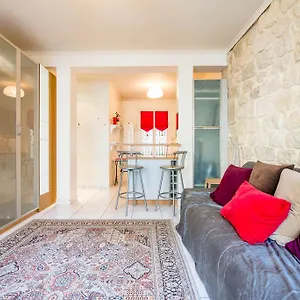 Apart Cite Trevise Paris