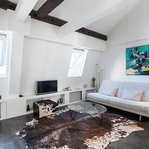 Foch Studio Apartment