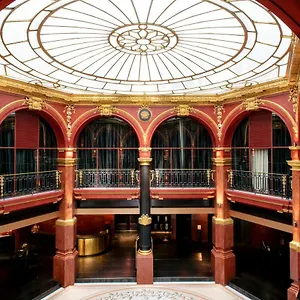 Banke Opera, Autograph Collection 5* Paris