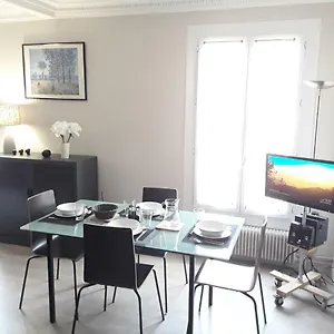 Apartment With Car Park - Charonne Neighborhood