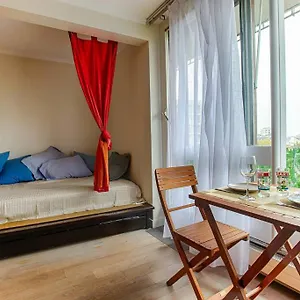 Appartement With Balcony Parijs
