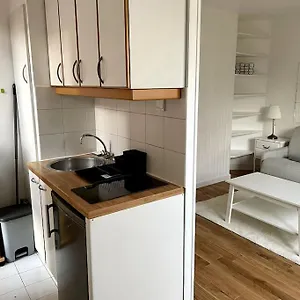 Apartment Studio Meuble Et Tres Lumineux Paris