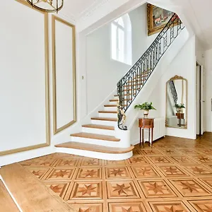 Villa Luxury House In Paris
