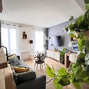 Apartment Charme Parisien Au Coeur Du Marais - Voltaire *