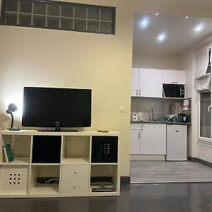 Chic Chatelet Les Halles Apartment Paris