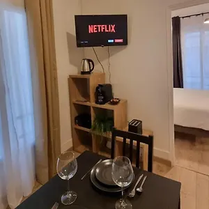 Opera - Montmartre & Metro 13 & 14 Apartment