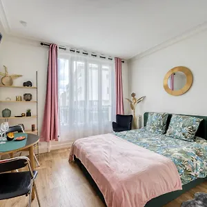 Apartment Mon 15 *