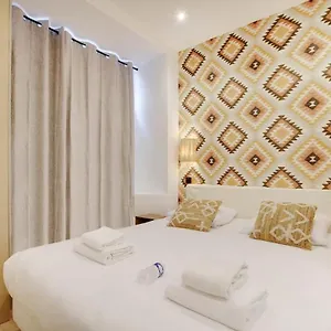 Place D'italie Modern & Renovated 3bd For 10guests Apartment *