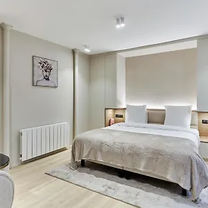 Center Of By Prestige