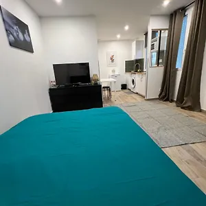 Apartment Studio Spacieux Refait A Neuf Saint-Ouen (Seine-Saint-Denis)