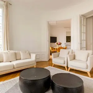 Luxury Suites Tour Eiffel View Paris