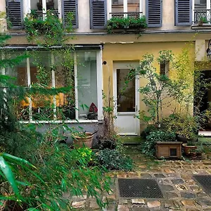 Parisien, Le Louis Blanc Apartment *