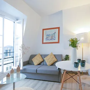 Heavenly & Cozy Parisian Flat - Place Voltaire Apartment Paris