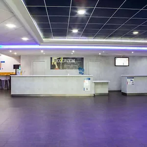 Ibis Budget Paris Porte De Montmartre Hotel 2*