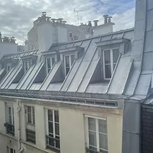 Apartment Parisian On Courtyard Paris