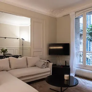 Apartment Beautiful Apt Between Pigalle And Montmartre Paris