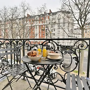 Proche Parc Monceau - Iii