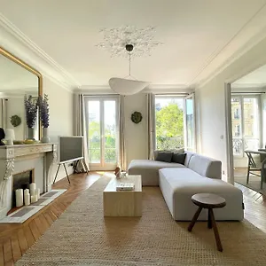 2 Bedroom Stylish Paris