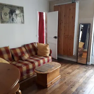 Homestay Batignolles - Parisian Paris