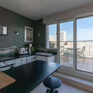 Breathtaking 2bd Roof-top Patio 19e! Apartment