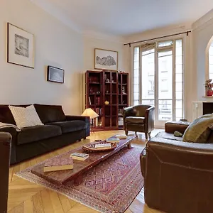 The Seine & Pont De L'alma - 2br With Balcony - Cityapartmentstay *