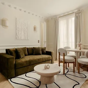 Leon Apartment *