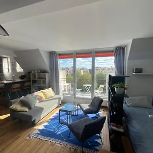 Apartment Artiste Paris