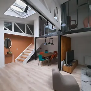 Loft 4-6 Personnes A Montmartre - Parking Prive Homestay