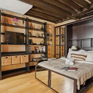 Le Marais & Pompidou - Cityapartmentstay Paris